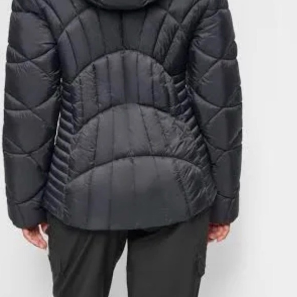 NWT Women’s Small DKNY Black Quilted Jacket with Hood - Picture 3 of 11